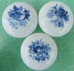 Cabinet knobs blue delft fruit