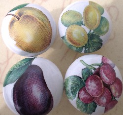 Cabinet knobs w/4 Fruit #10